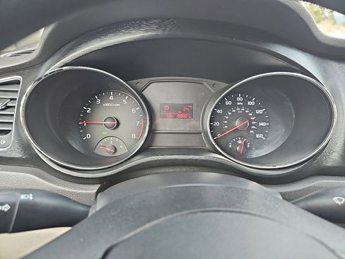 Used 2016 Kia Sedona LX w/ Option Group 020 image 14