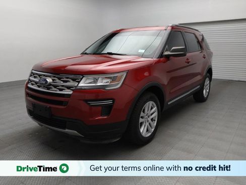 Used 2018 Ford Explorer XLT image 1