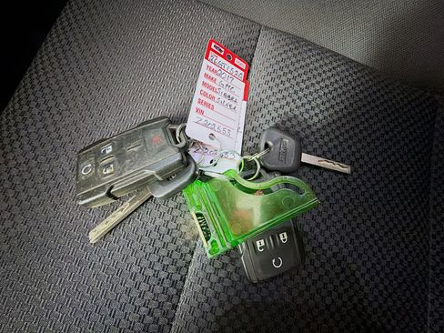 Used 2017 GMC Sierra 1500 SLE w/ SLE Value Package image 33