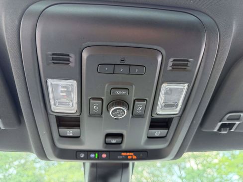 Used 2021 GMC Yukon XL AT4 w/ Rear Media and Nav Package AWD/4WD image 31