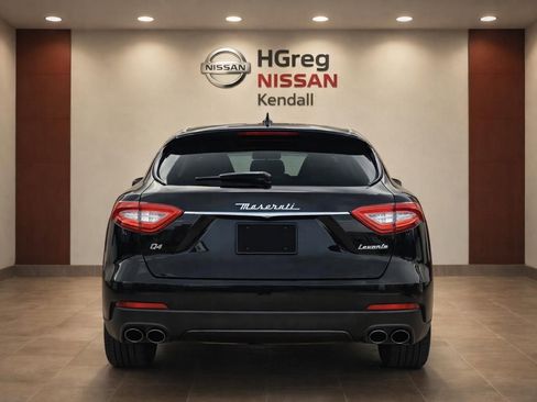 Used 2018 Maserati Levante AWD/4WD image 6