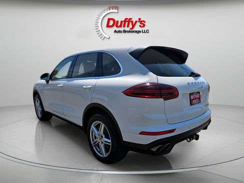 Used 2018 Porsche Cayenne S AWD/4WD image 19