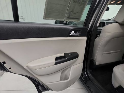 Used 2020 Kia Sportage LX FWD image 23