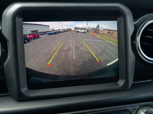 Used 2023 Jeep Wrangler Unlimited Sahara image 19