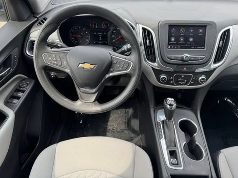 Used 2020 Chevrolet Equinox LS FWD image 13