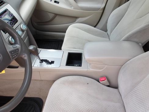 Used 2007 Toyota Camry LE FWD image 17