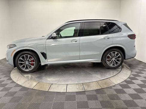 New 2026 BMW X5 xDrive50e w/ M Sport Package AWD/4WD image 16