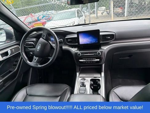 Used 2020 Ford Explorer XLT w/ Equipment Group 202A AWD/4WD image 17