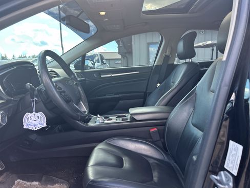 Used 2017 Ford Fusion Titanium AWD/4WD image 11