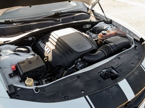 Used 2015 Dodge Charger R/T w/ Plus Group RWD image 57