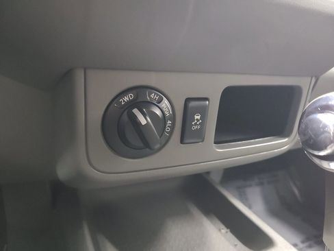 Used 2019 Nissan Frontier SV AWD/4WD image 30