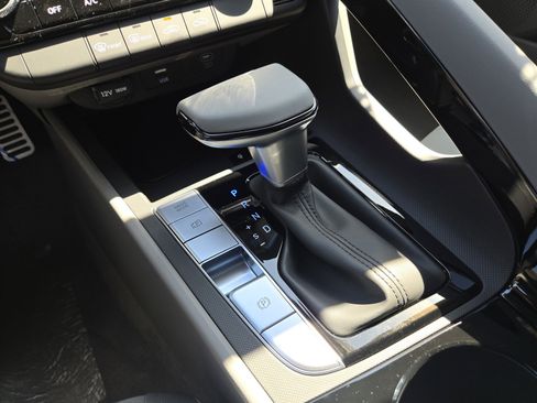 New 2025 Hyundai Elantra SEL image 17