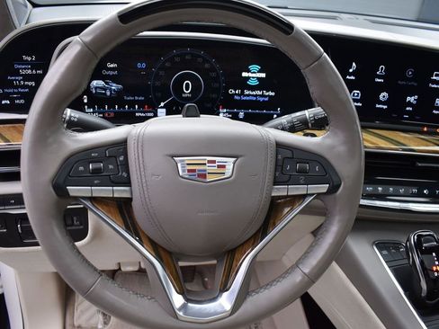 Used 2023 Cadillac Escalade ESV Premium Luxury Platinum w/ Heavy-Duty Trailer Package image 15