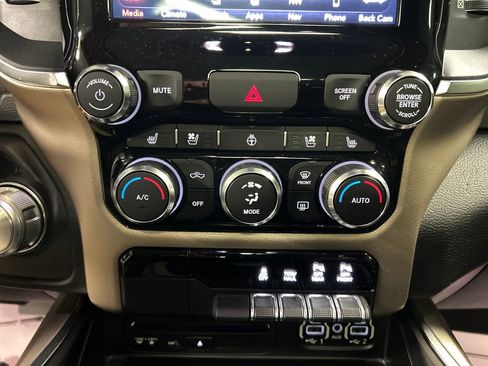 Used 2019 RAM 1500 Laramie image 19