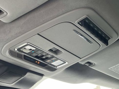 Used 2024 Ford F450 Limited w/ FX4 Off-Road Package image 33