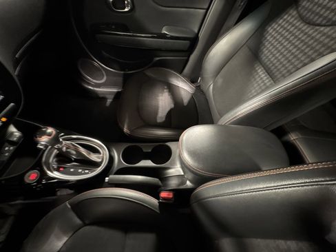 Used 2018 Kia Soul ! image 27