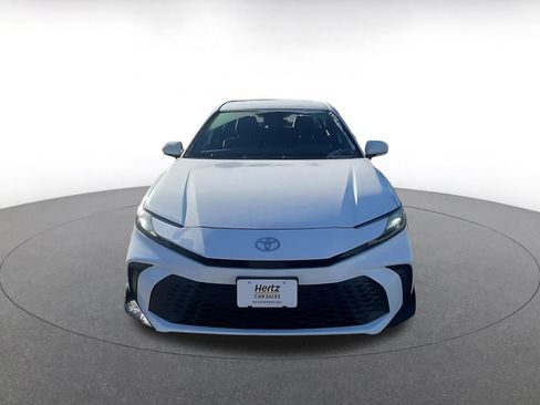 Used 2025 Toyota Camry SE image 4