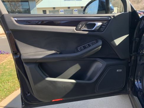 Used 2021 Porsche Macan S image 14