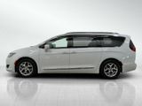 Used 2018 Chrysler Pacifica Touring-L Plus w/ Advanced Safetytec Group image 2