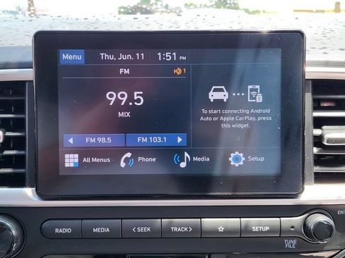 Used 2024 Hyundai Venue SEL FWD image 25