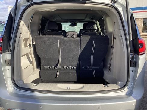 Used 2024 Chrysler Pacifica Limited image 14