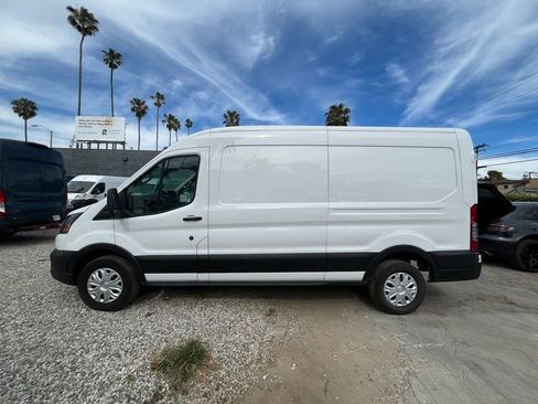 Used 2023 Ford E-Transit Medium Roof image 11