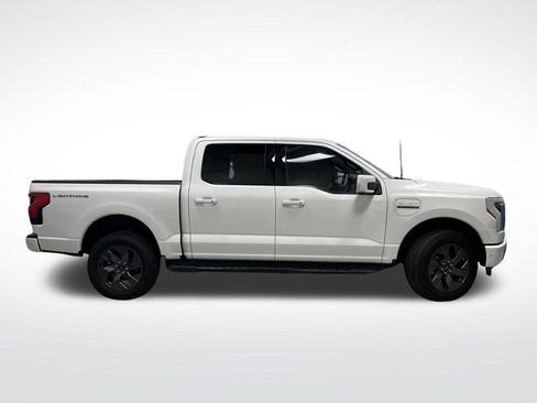 Used 2022 Ford F150 Lightning Lariat image 2