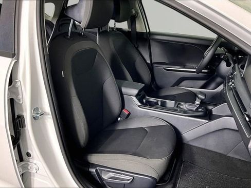 New 2026 Kia K4 FWD image 12