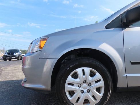 Used 2016 Dodge Grand Caravan American Value Package w/ UConnect Hands-Free Group FWD image 30