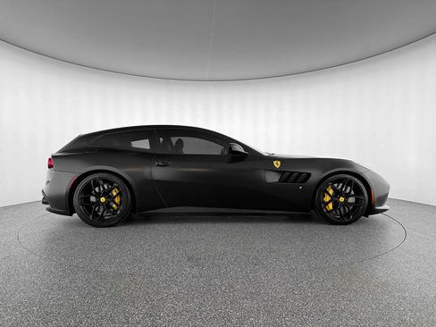 Used 2018 Ferrari GTC4Lusso T image 7