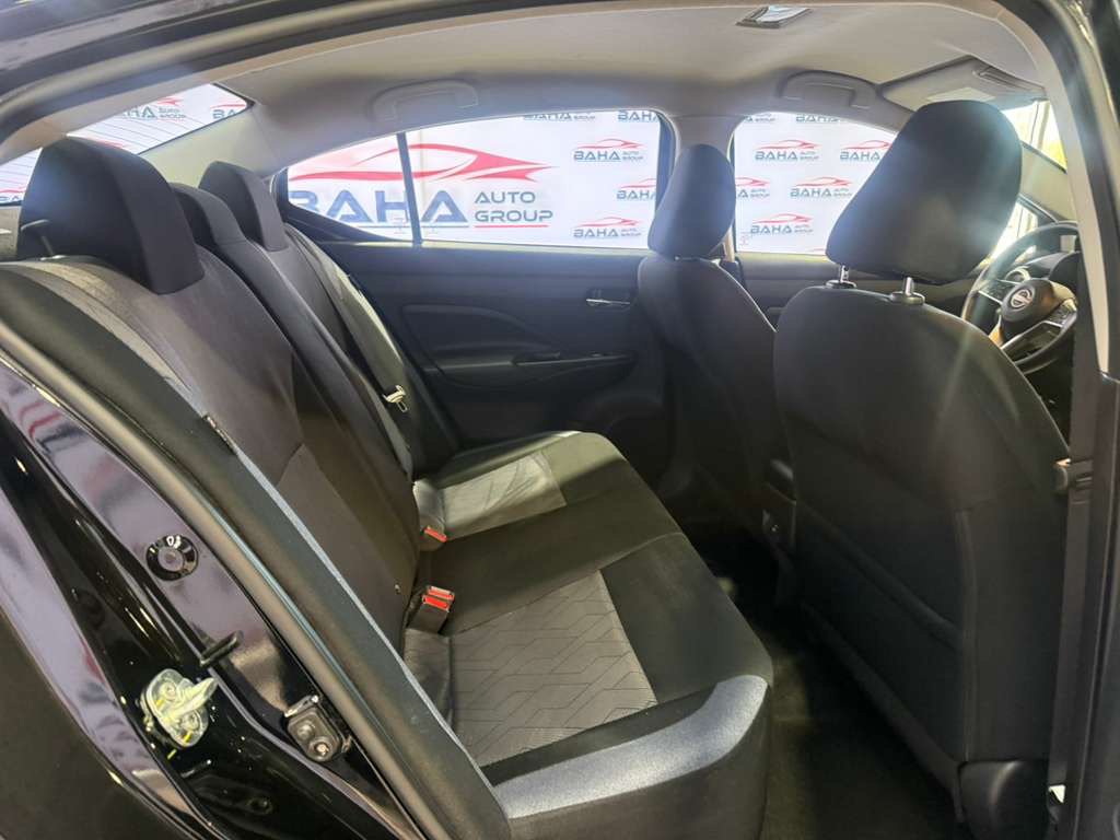 Used 2025 Nissan Versa SV FWD image 33