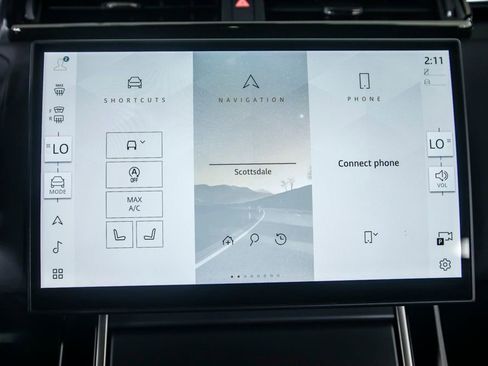 Used 2025 Land Rover Range Rover Velar Dynamic SE image 29