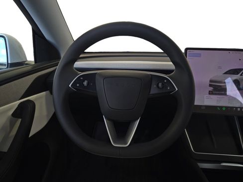 Used 2026 Tesla Model Y Long Range AWD/4WD image 21