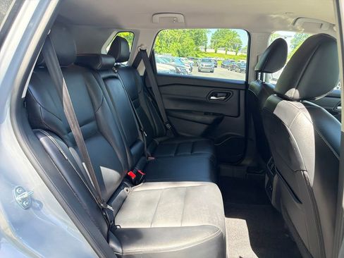 Used 2025 Nissan Rogue SL AWD/4WD image 50
