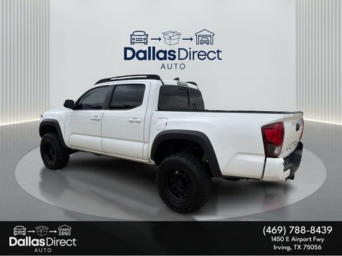 Used 2019 Toyota Tacoma TRD Off-Road image 8