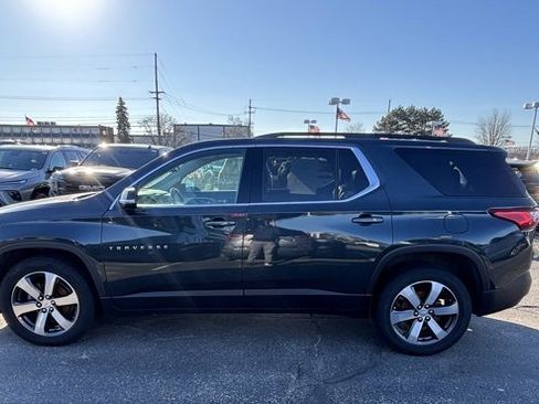 Used 2020 Chevrolet Traverse LT w/ LT Premium Package image 8