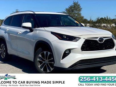 Used 2023 Toyota Highlander XLE