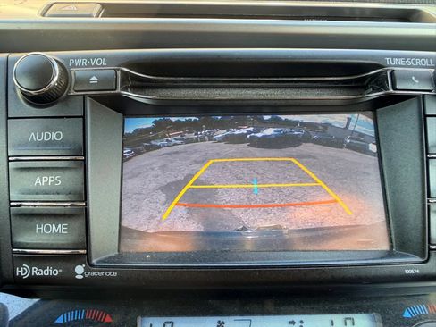 Used 2018 Toyota RAV4 XLE AWD/4WD image 33