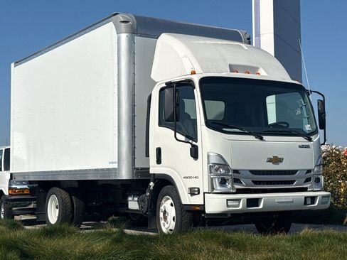 New 2025 Chevrolet Low Cab Forward image 2
