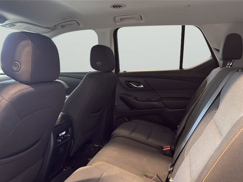 Used 2021 Chevrolet Traverse LS image 16
