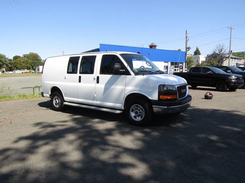 Used 2023 GMC Savana 2500 w/ Driver Convenience Package image 38