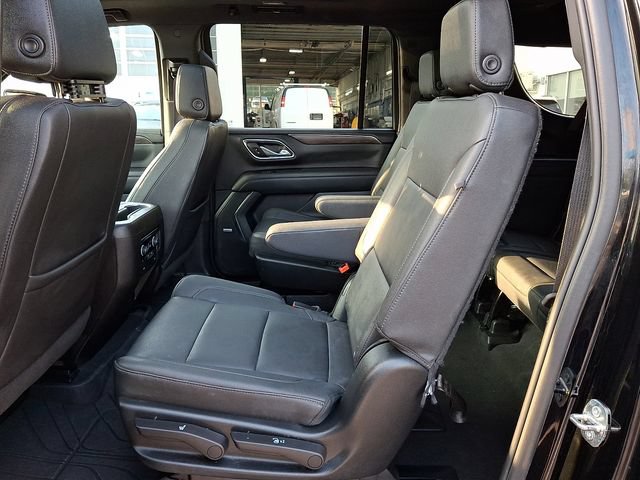 Certified 2023 Chevrolet Suburban Z71 w/ Luxury Package AWD/4WD image 10