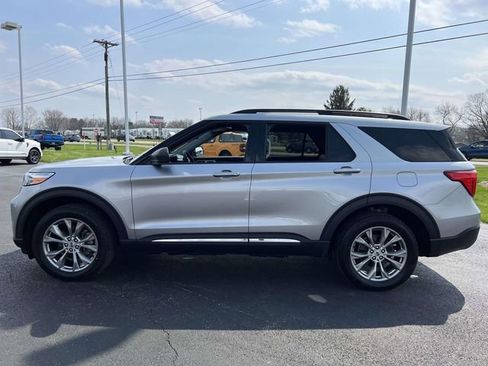 Certified 2022 Ford Explorer XLT w/ Equipment Group 202A AWD/4WD image 4