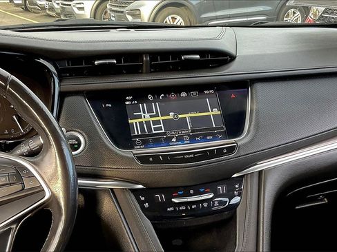 Used 2018 Cadillac XT5 Premium Luxury image 5