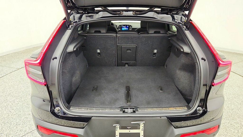 Used 2023 Volvo C40 P8 Recharge Plus w/ Climate Package AWD/4WD image 21