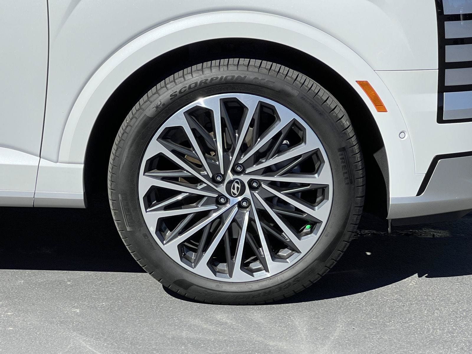 Certified 2026 Hyundai Palisade Calligraphy AWD/4WD image 14
