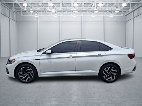 Used 2024 Volkswagen Jetta SEL FWD image 2