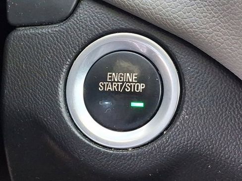 Used 2019 Chevrolet Equinox LS image 27