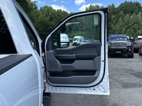 New 2025 Ford F350 XLT w/ 360-Degree Camera Package image 32