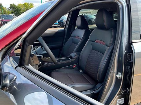 New 2025 Nissan Kicks SR image 18